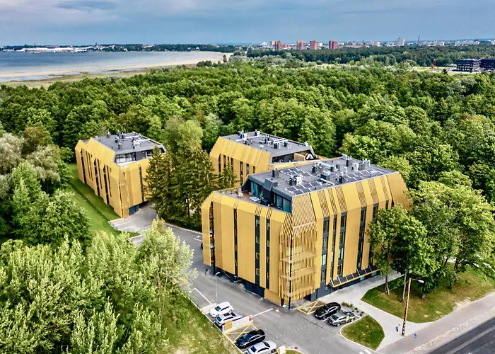 Premium Seaside Escape With Forest View And Free Parking Апартаменты *