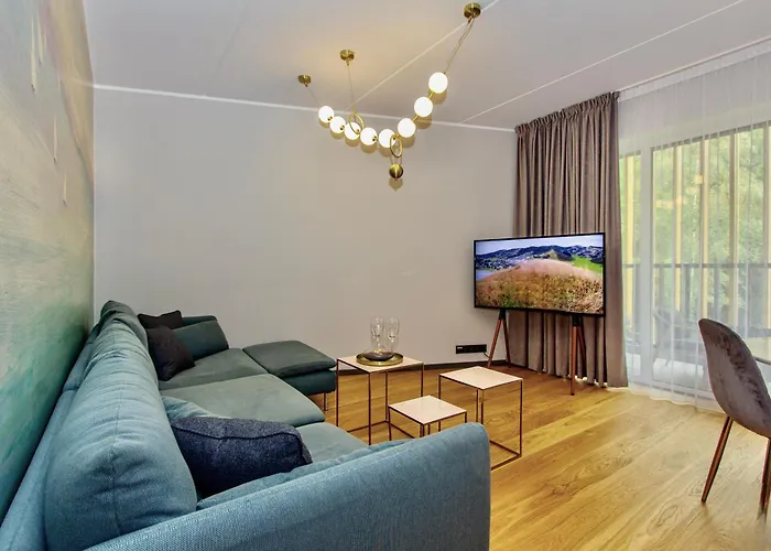 Premium Seaside Escape With Forest View And Free Parking *