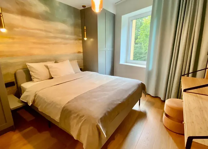 Premium Seaside Escape With Forest View And Free Parking Апартаменты