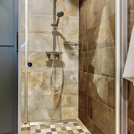 Premium Seaside Escape With Forest View And Free Parking Daire *