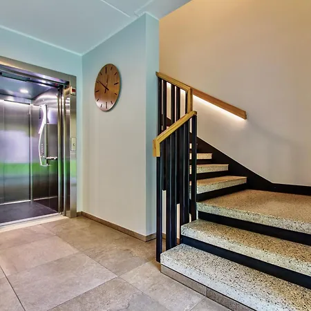 Daire Premium Seaside Escape With Forest View And Free Parking *